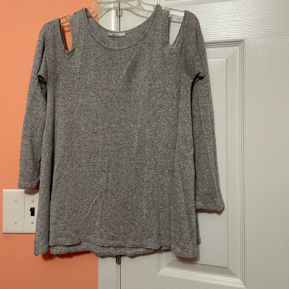Off the shoulder long sleeve shirt